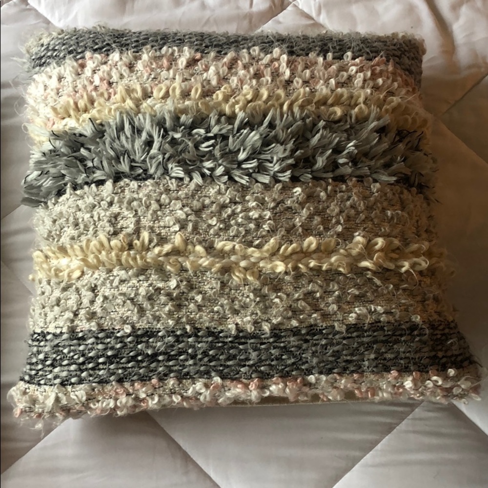 Decorative throw pillow